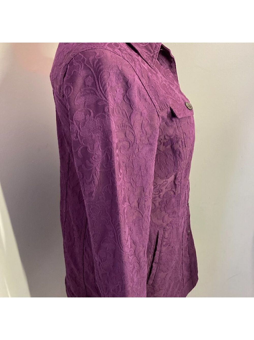 Chico's Jacket, EUC, Size 0(S-4) - Picture 7 of 12